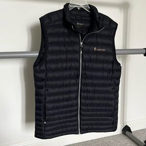 Never worn!! Men’s Cotopaxi Fuego Down Vest